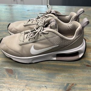 Women’s Nike Intrlk size 8
